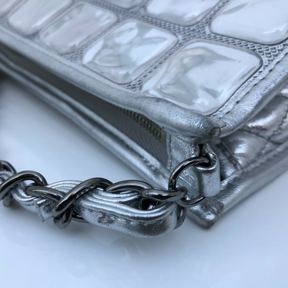 Chanel Bag Vinyl Ice Cube Pochette Shining Silver - Picture 5 of 8